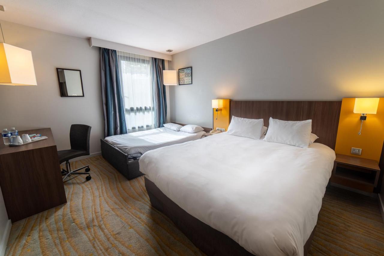Holiday Inn Lyon Vaise By Ihg Тассин-Ла-Деми-Луне Экстерьер фото