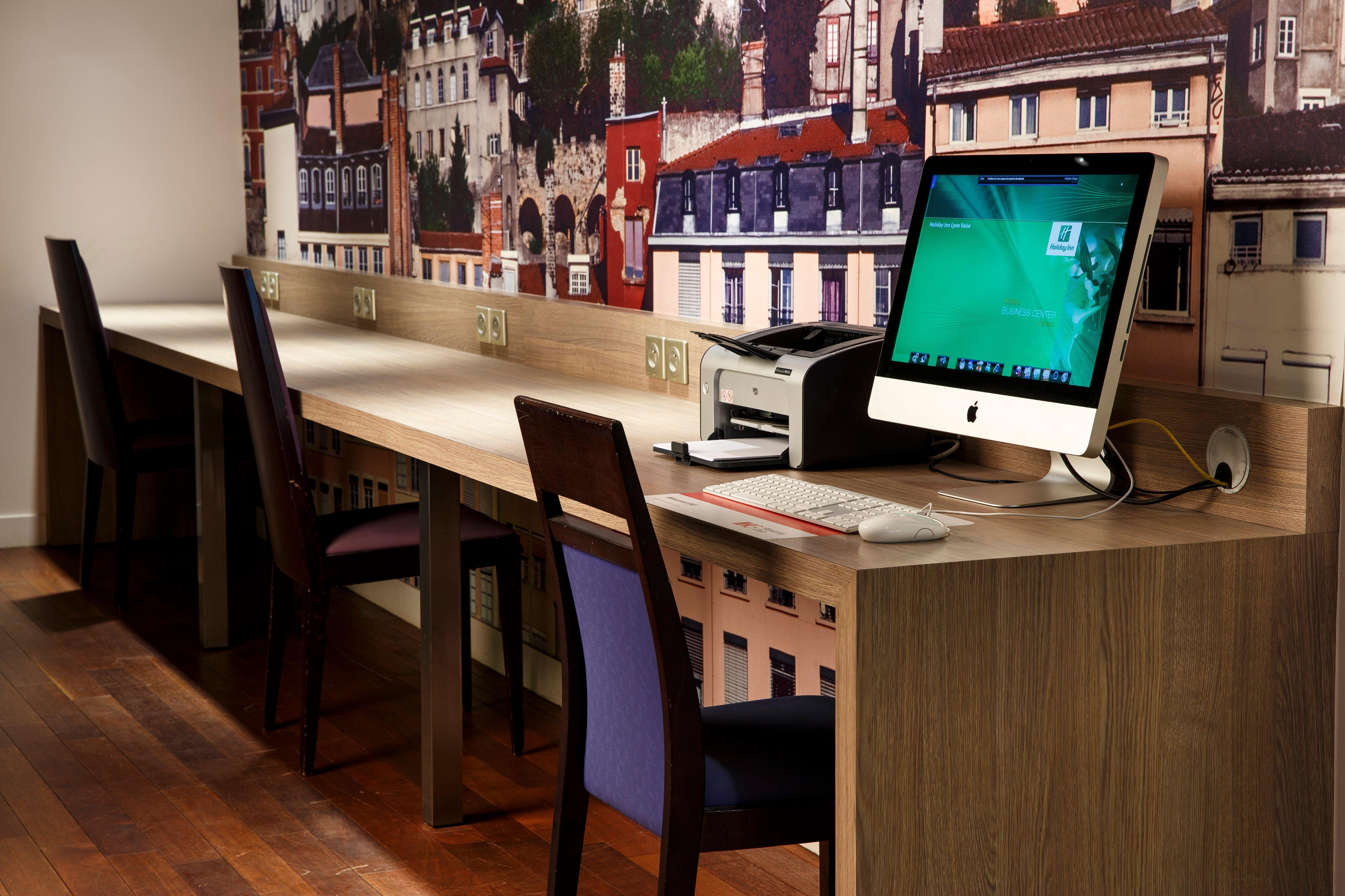 Holiday Inn Lyon Vaise By Ihg Тассин-Ла-Деми-Луне Экстерьер фото